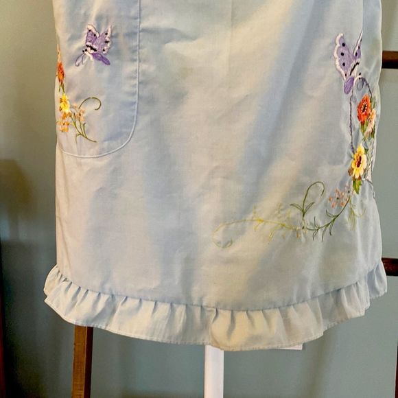 Vintage Hand Embroidered Half Apron - Picture 4 of 14